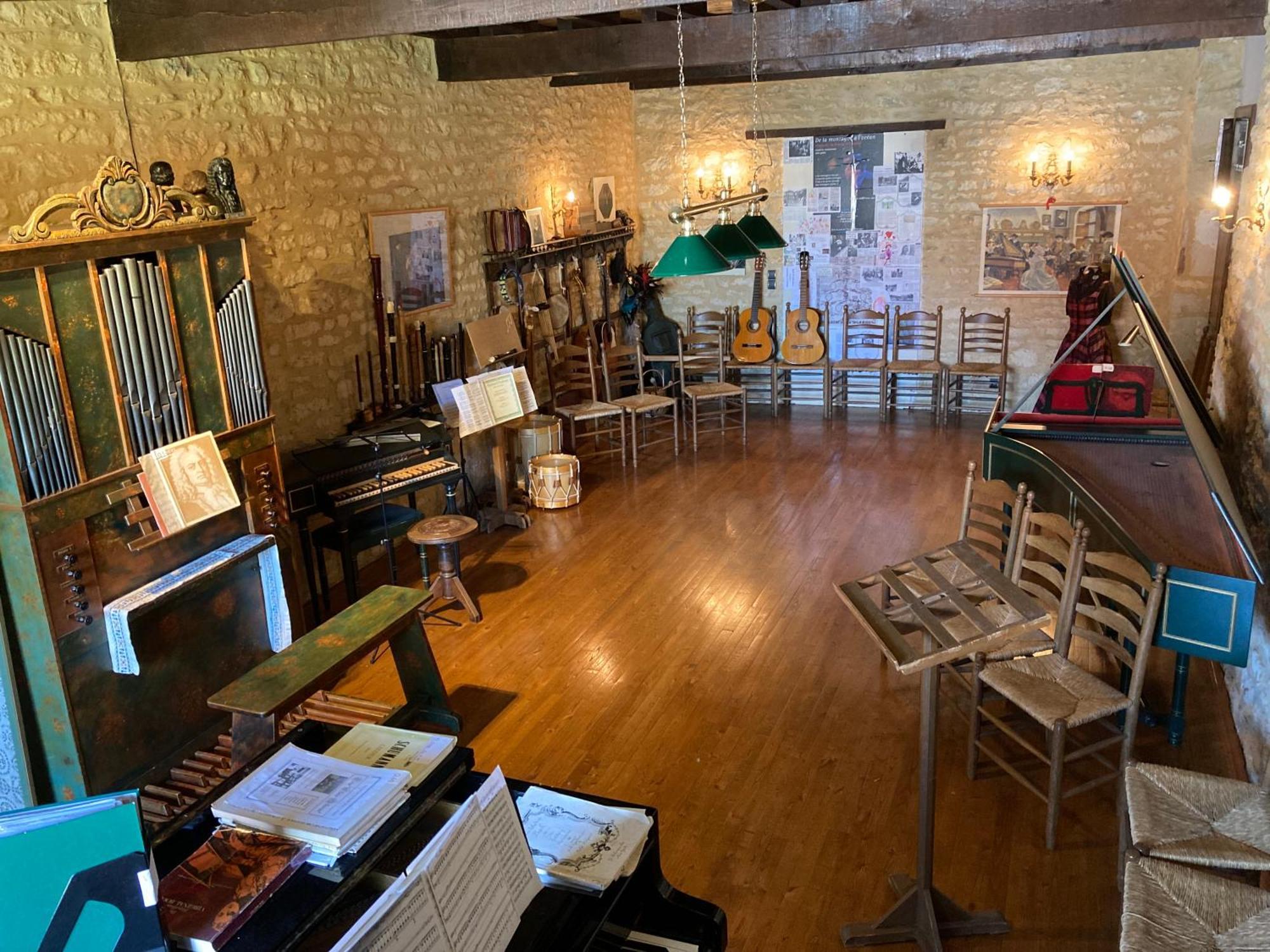 Maison Les Beaux Arts Mouzay  ภายนอก รูปภาพ