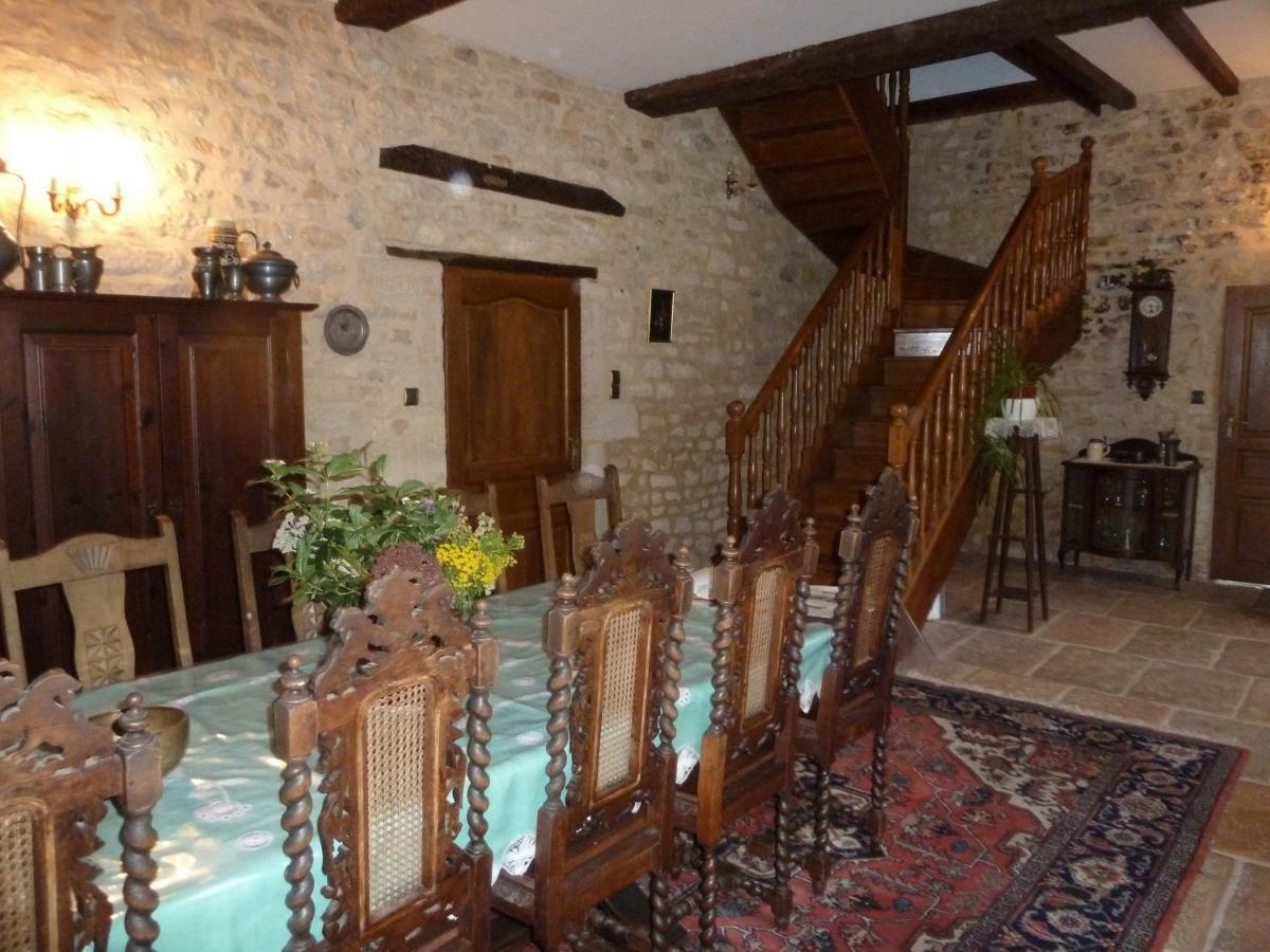 Maison Les Beaux Arts Mouzay  ภายนอก รูปภาพ